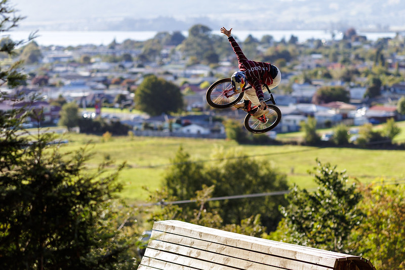 Crankworx Rotorua 2026: Johanna Nußbaumer and Dawid Godziek win Slopestyle titles