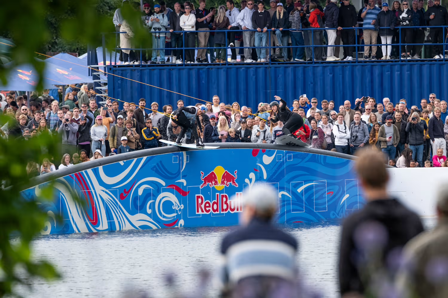 Loïc Deschaux and Elena Bodi Shine at First‑Ever Red Bull Wake The City Bergen